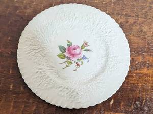 lot 42 image: 6 Rare VintageGlen Arden Castleton Studios 10.5  Rose Plates