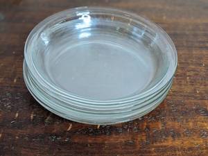 lot 53 image: 5 9.5 Pyrex Pie Plates