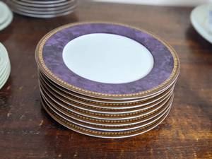 lot 72 image: 8 Block Vintage Amethyst Raymond Waites 10.5 Plates