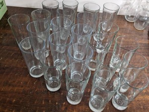 lot 185 image: 24 6 Drinking Glasses
