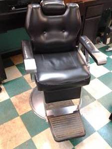 lot 11 image: Vintage Hydraulic Barber Chair Lot 16