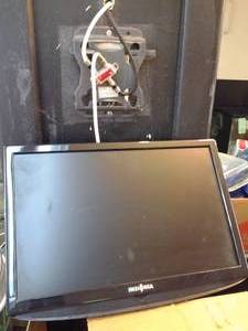 lot 19 image: Insignia LCD TV Model# NS-LCD19-09 Lot 33