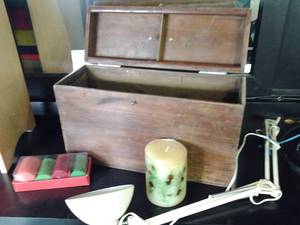 lot 117 image: Vintage Wood Box with Candles and a Light 