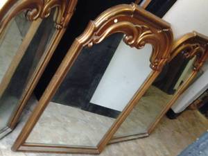 lot 143 image: Collection of (3) Elegant Vintage Wall Mirrors 