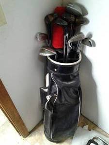 lot 144 image: Black Golf Bag with Set of Clubs 