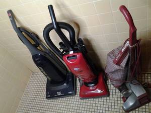 lot 147 image: Set of (3) Vacuums Vintage Kirby, Dirt Devil, Sharp