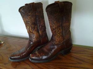 lot 151 image: Ye-Haw Vintage Cowboy Boots in Size 10 