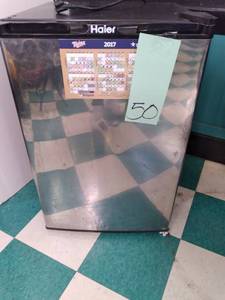 lot 50 image: Stainless Haier Mini Fridge HN5E05SS 