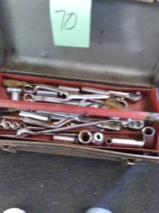 lot 70 image: Vintage Toolbox Full of Tools A Handymans Dream 