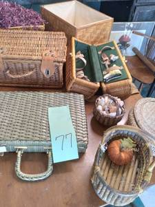 lot 77 image: All the Baskets Wicker, Wine Basket, Lockable, Etc. 