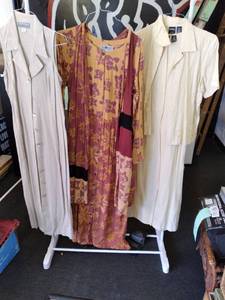 lot 91 image: Adorable Vintage Womens Clothing Lot 312