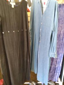 lot 93 image: Lovely Vintage Womens Clothing Lot 512