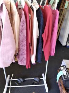 lot 94 image: Colorful Vintage Womens Clothing Lot 612
