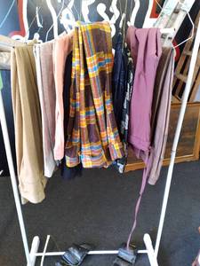lot 95 image: Vintage Womens Clothing Lot 712