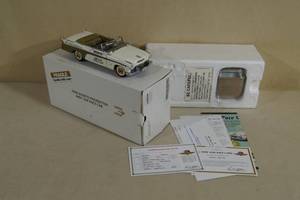 lot 2 image: Danbury Mint 1956 DeSoto Pacesetter Indy 500 Pace Car Die Cast