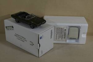 lot 4 image: Danbury Mint 1969 Pontiac GTO Convertible Die Cast Car