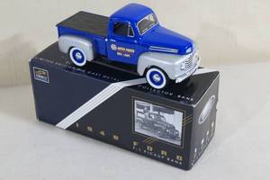 lot 11 image: Limited Edition 1948 Ford F-1 Pickup Napa Auto Parts Die Cast Truck - 310