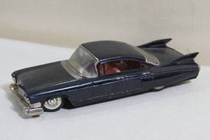 lot 22 image: Vintage Bandai 1959 Cadillac 4 Door Hardtop Tin Friction Toy - Japan - Rare
