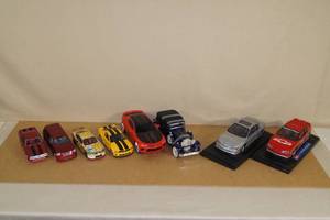 lot 33 image: Large Scale Toy Cars - 124 Scale to 118