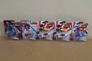 lot 35 image: Special Edition Hot Wheels Cars - Street Fighter, Black Widow