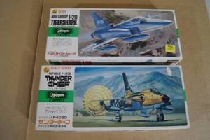 lot 37 image: 2 Vintage Fighter Jet Plastic Model Kits