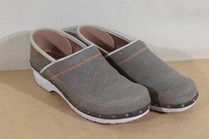 lot 82 image: Dansko Canvas Professional Clogs - Size 41