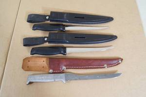 lot 76 image: 3 Fillet Knives