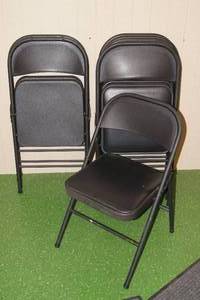 lot 90 image: 8 Black Folding Chairs - 6 Padded