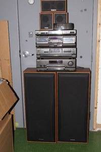 lot 111 image: Technics Home Audio Speakers and Components