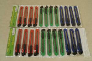 lot 161 image: 2 Sets of 12 Razor Blade Knives