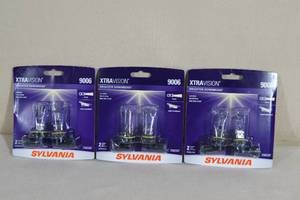 lot 146 image: 3 Sets of Sylvania 9006 Headlight Bulbs