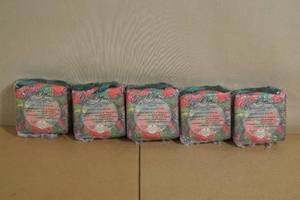 lot 186 image: Nesti Dante Strawberry Bush and Sage Soap