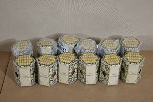 lot 187 image: Tyler Sugar Cookie Candles