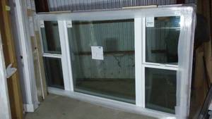lot 493 image: Picture & 2 Single Hung Windows