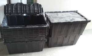 lot 593 image: Storage Totes with Flip Flop Top (4)