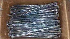 lot 601 image: Lag Screws (Almost Full - 100)