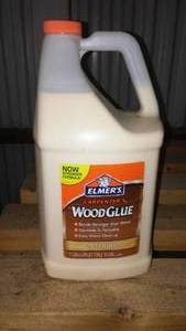 lot 524 image: Elmers Wood Glue, 1 gallon.