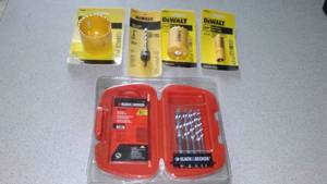 lot 560 image: DeWalt Hole Saw Mandrel & More