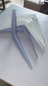 lot 572 image: L Brackets (15) White and Grey, 10 x 8