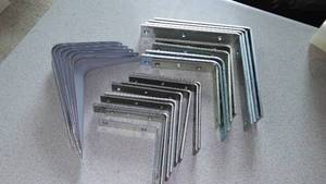 lot 573 image: Misc. L Brackets (24) Some Heavy Duty