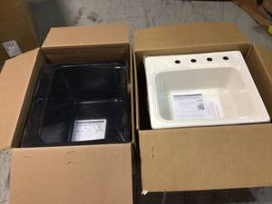 lot 12 image: Lot of 2 Assorted Kitchen Sinks Customer Returns See Pictures
