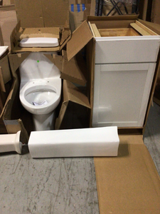 lot 14 image: Lot of Assorted  and Mixed Bathroom Items Customer Returns See Pictures