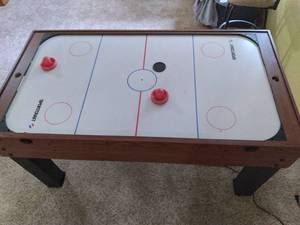 lot 2 image: Awesome Sportcraft Multi-Game Table Air Hockey, Foosball