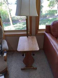 lot 32 image: Sturdy Wooden End Table with Lamp and Magazine Rack