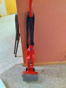 lot 71 image: Dirt Devil VERSA Power Lightweight Upright Stick Vacuum