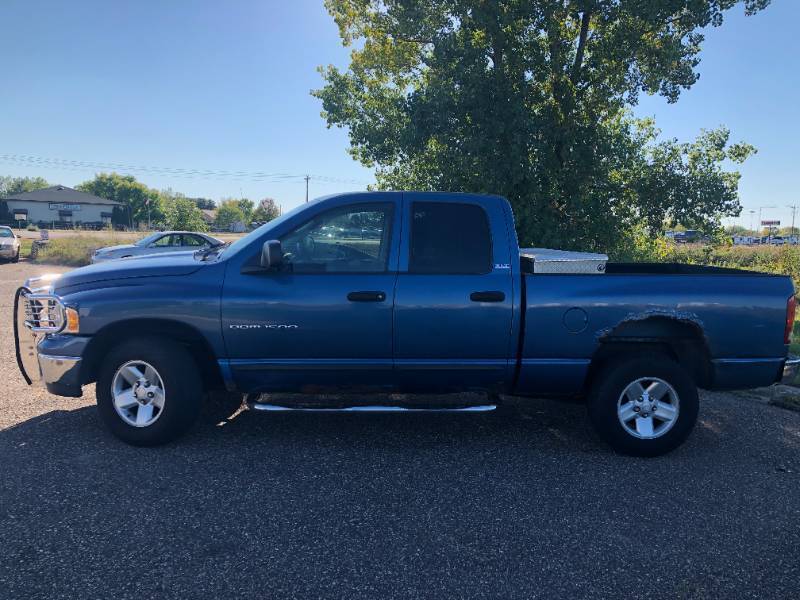 lot 21 image: 2002 Dodge Ram 1500 Laramie - 4x4