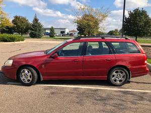 lot 10 image: 2003 Saturn LW300 - 97,710 Miles