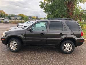 lot 9 image: 2005 Mercury Mariner Premier - 4WD
