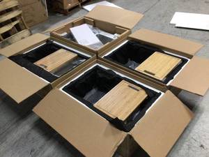 Lot of 4 Assorted and Mixed Kitchen Sinks Customer Returns See Pictures