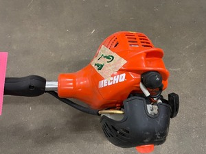 Echo 21.2 cc Gas 2-Stroke Cycle Curved Shaft Trimmer customer return used in good working condition
